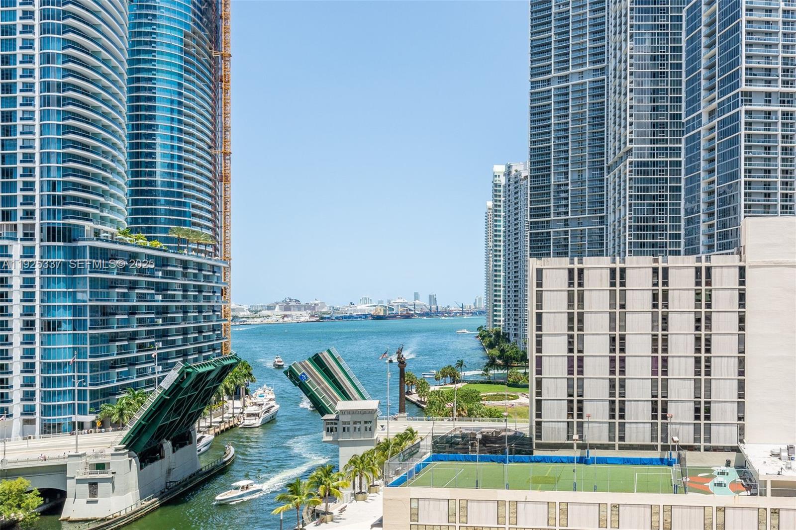 image Brickell on the River South46