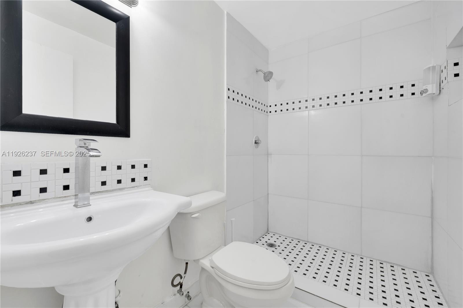 963 SW 6th St #2 Miami, FL 33130