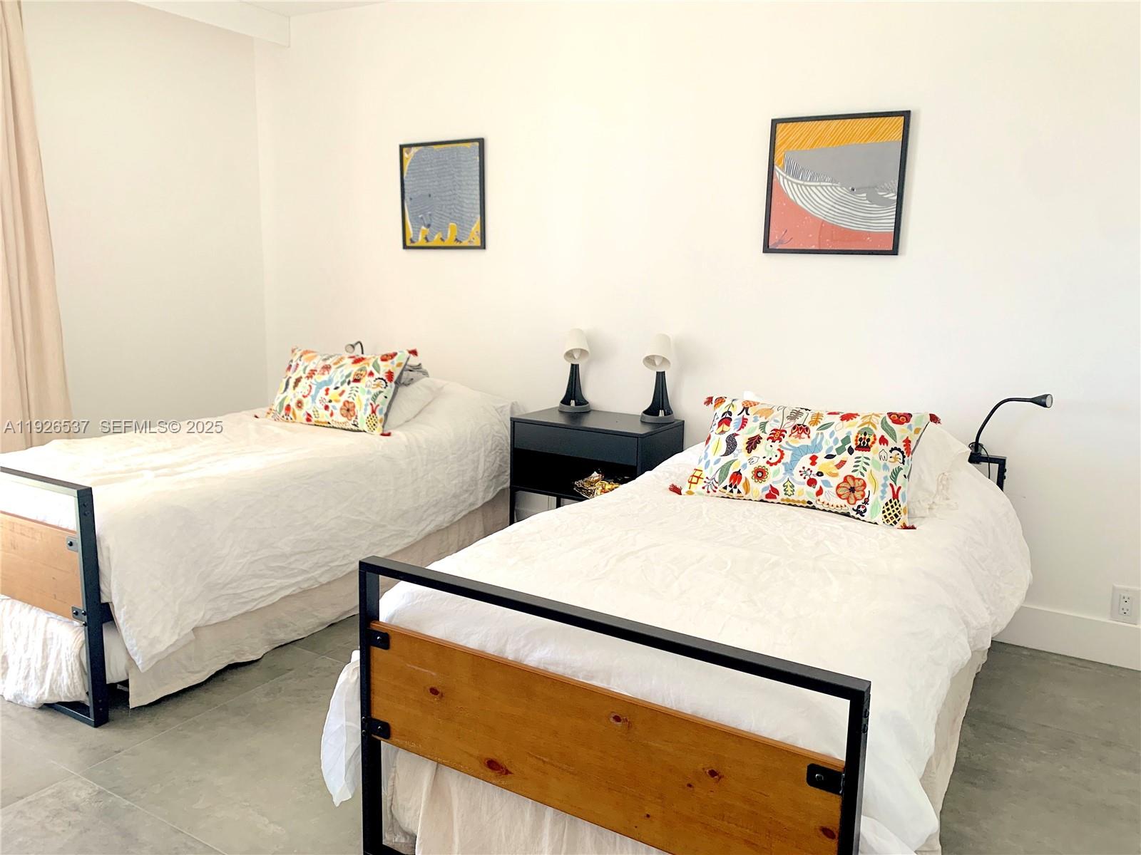 image Arlen House East10