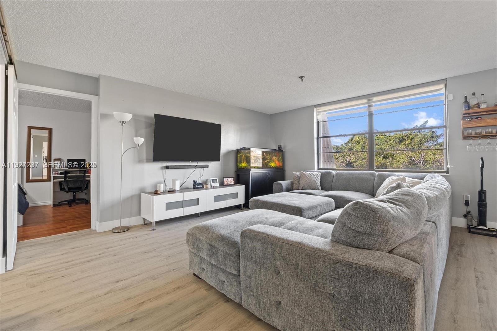 661 NE 195th St #408