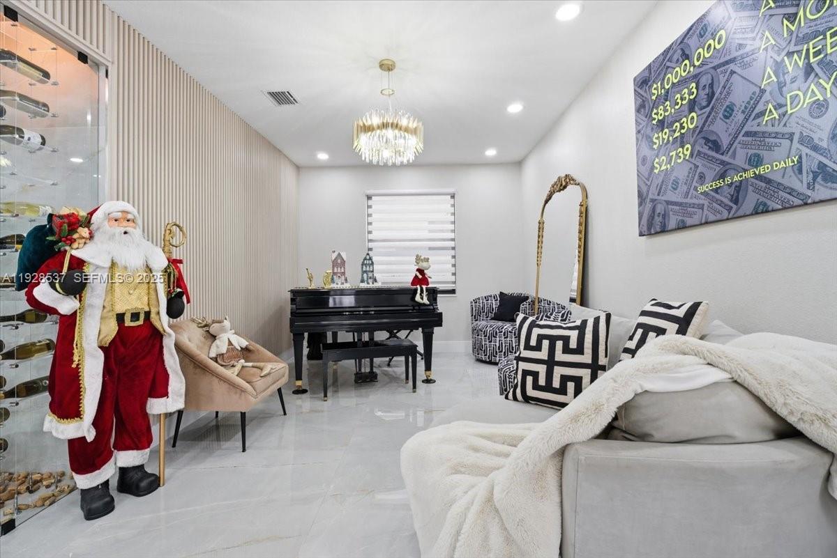 3522 W 86th Ter Hialeah, FL 33018