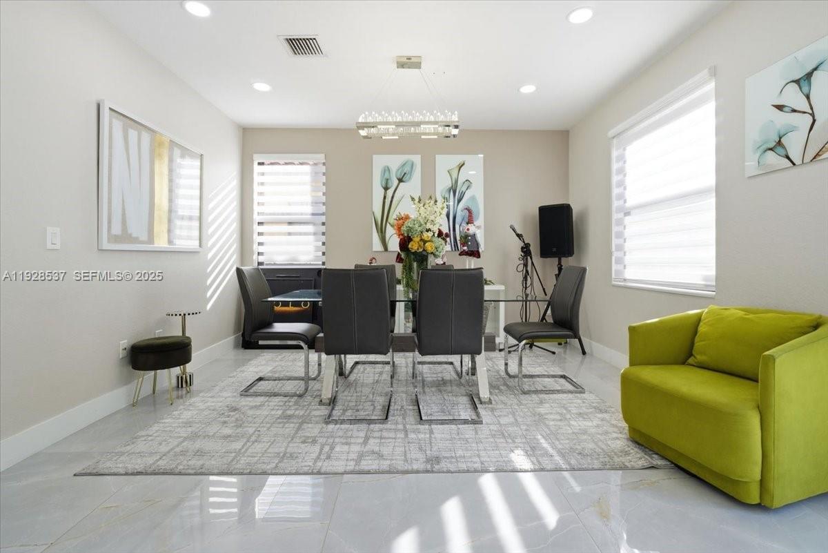 3522 W 86th Ter Hialeah, FL 33018