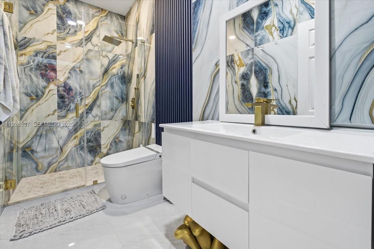 3522 W 86th Ter Hialeah, FL 33018