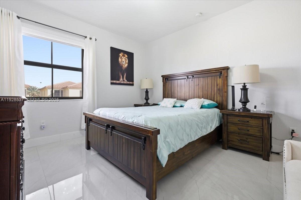 3522 W 86th Ter Hialeah, FL 33018