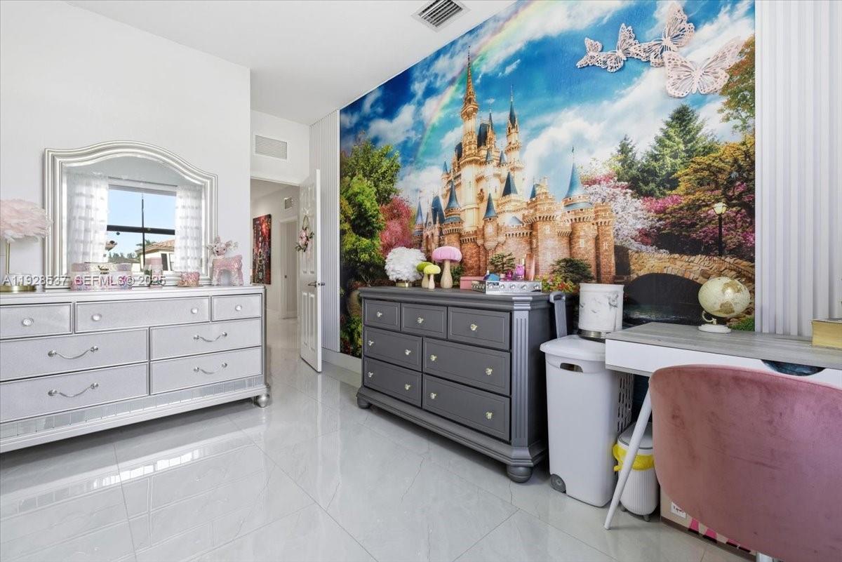 3522 W 86th Ter Hialeah, FL 33018