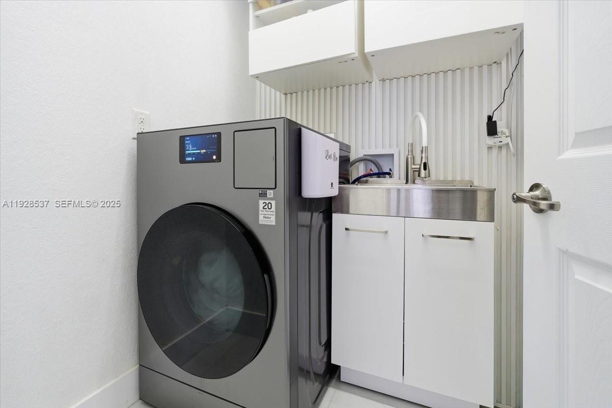 3522 W 86th Ter Hialeah, FL 33018