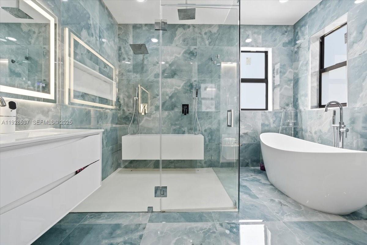 3522 W 86th Ter Hialeah, FL 33018