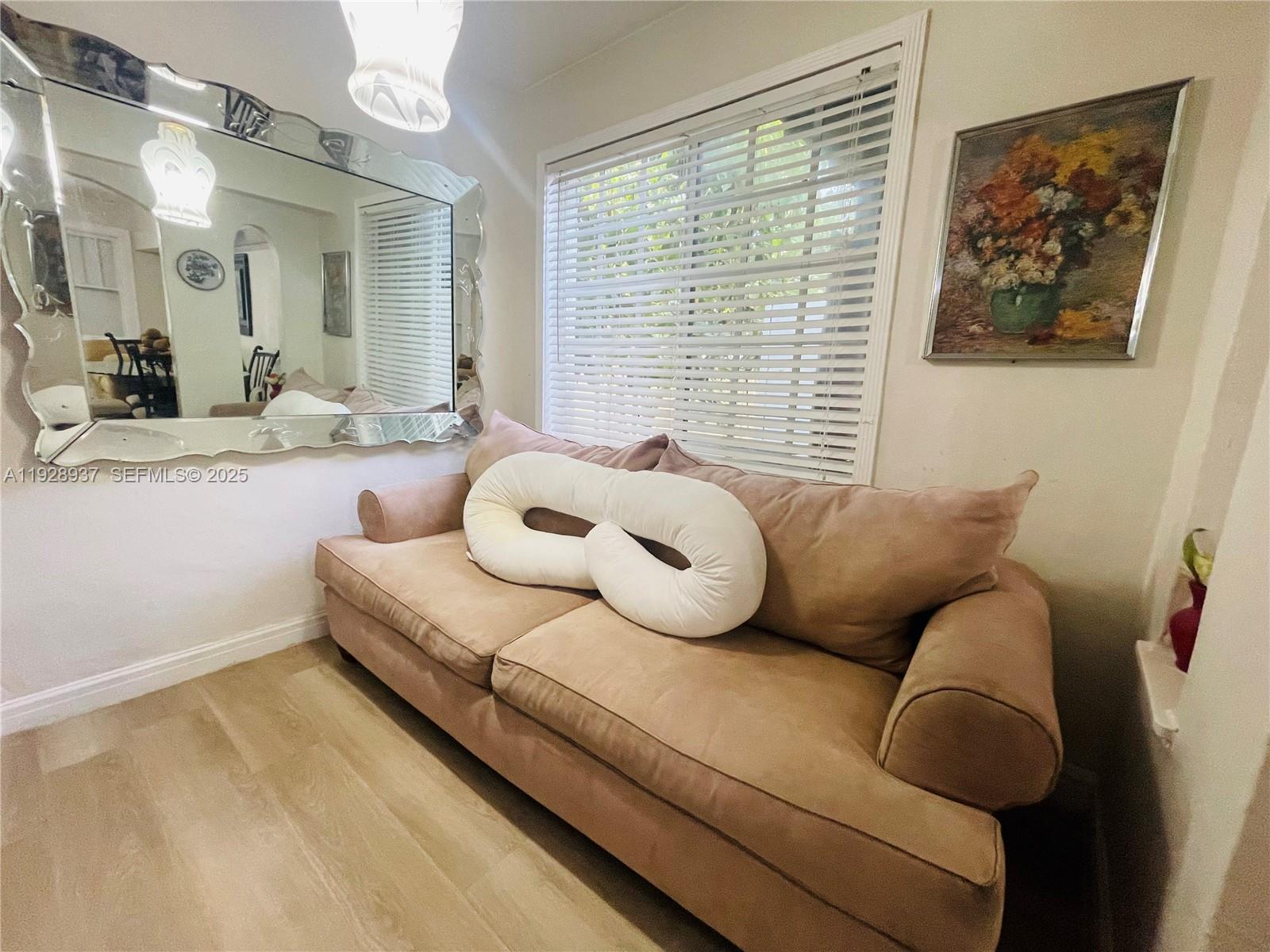 2045 NW 34th St Miami, FL 33142