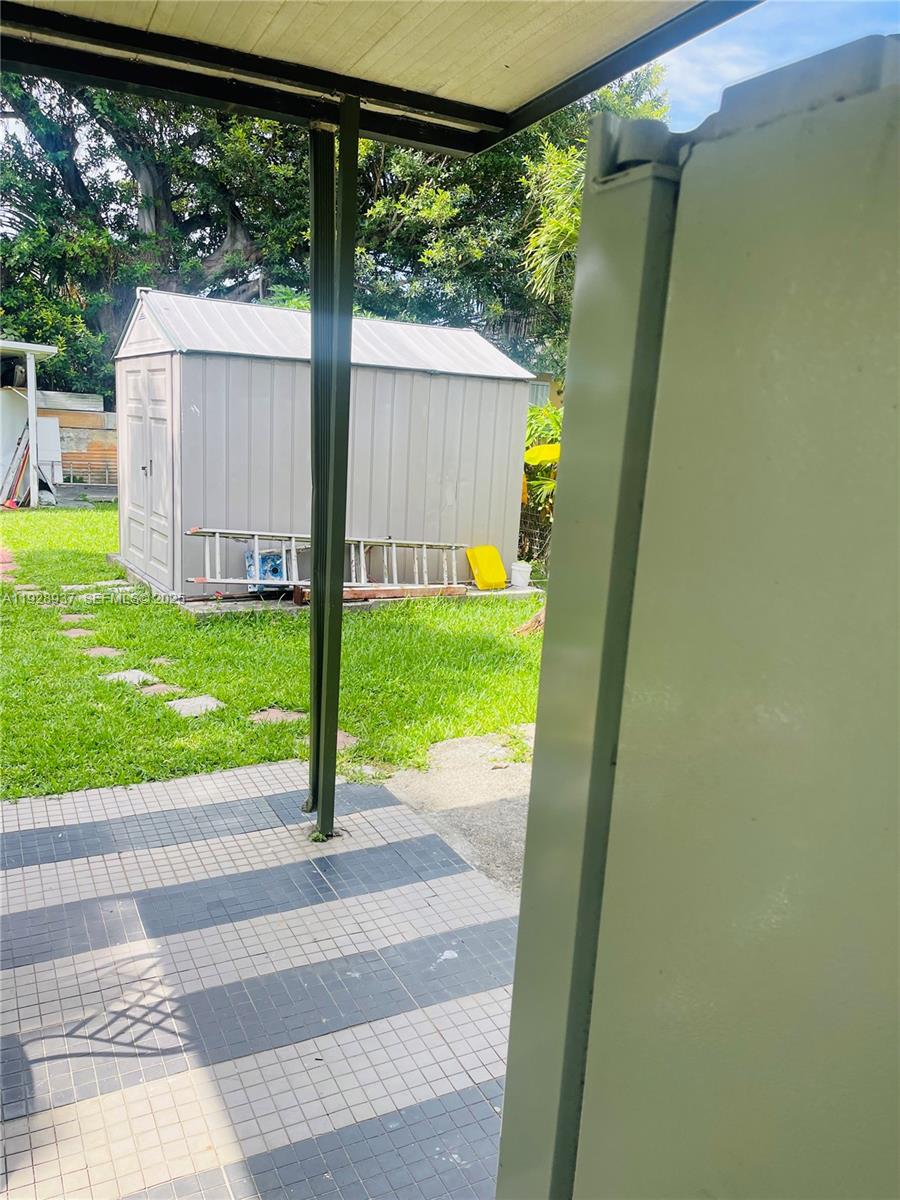 2045 NW 34th St Miami, FL 33142