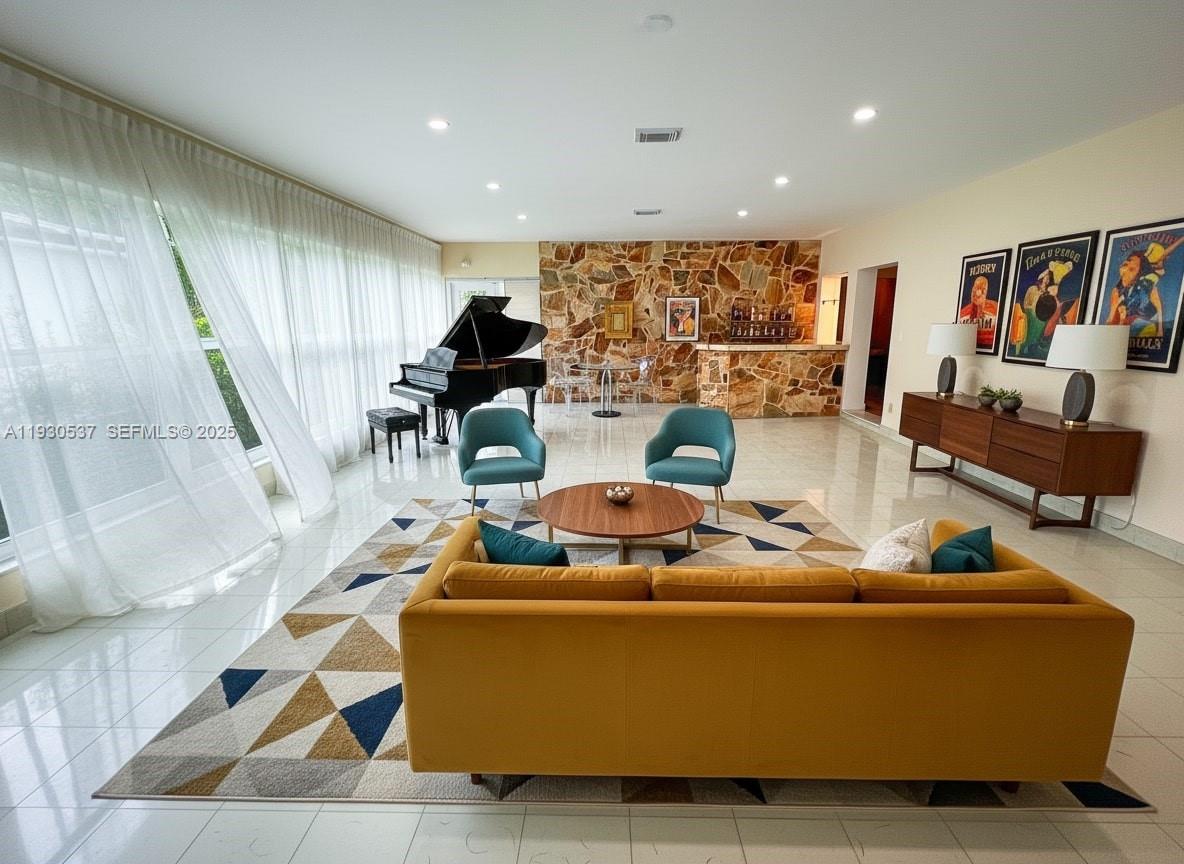 40 SW 30th Rd Miami, FL 33129