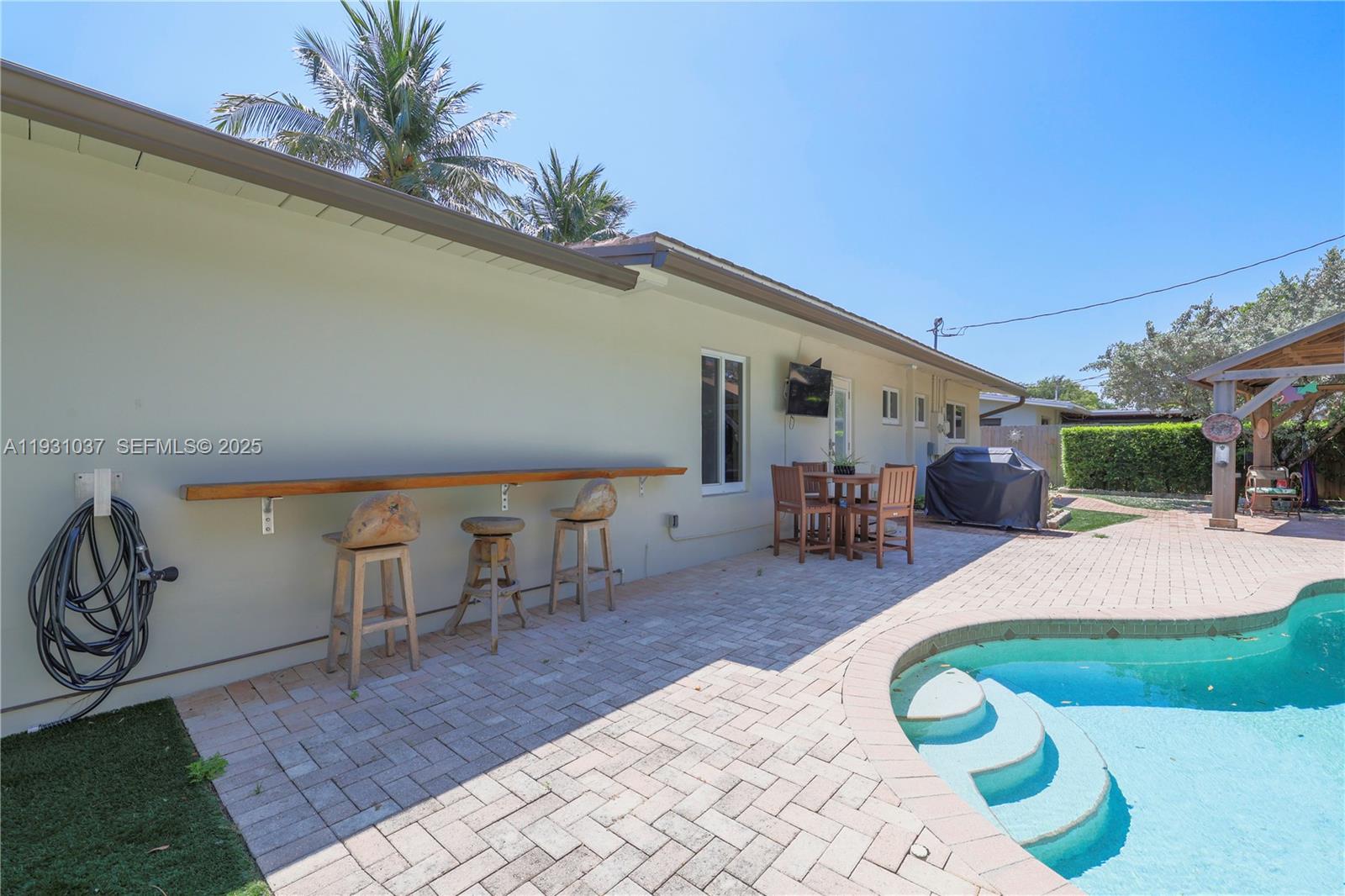 1311 NE 26th Ter Pompano Beach, FL 33062