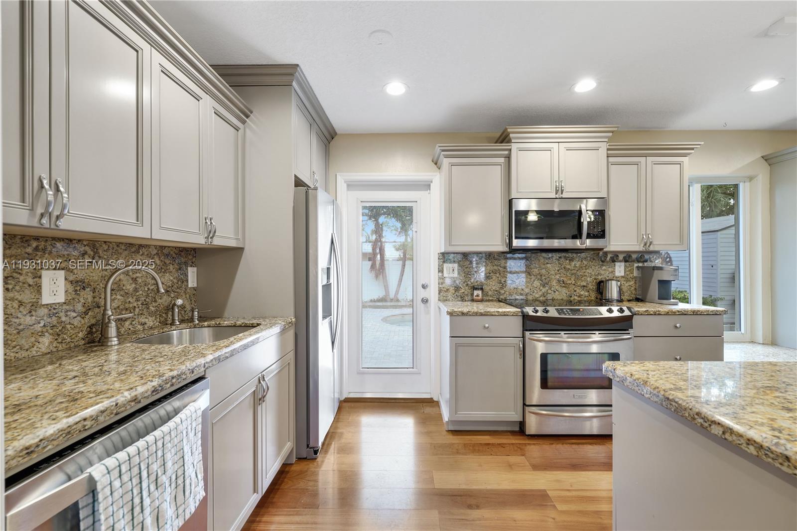 1311 NE 26th Ter Pompano Beach, FL 33062