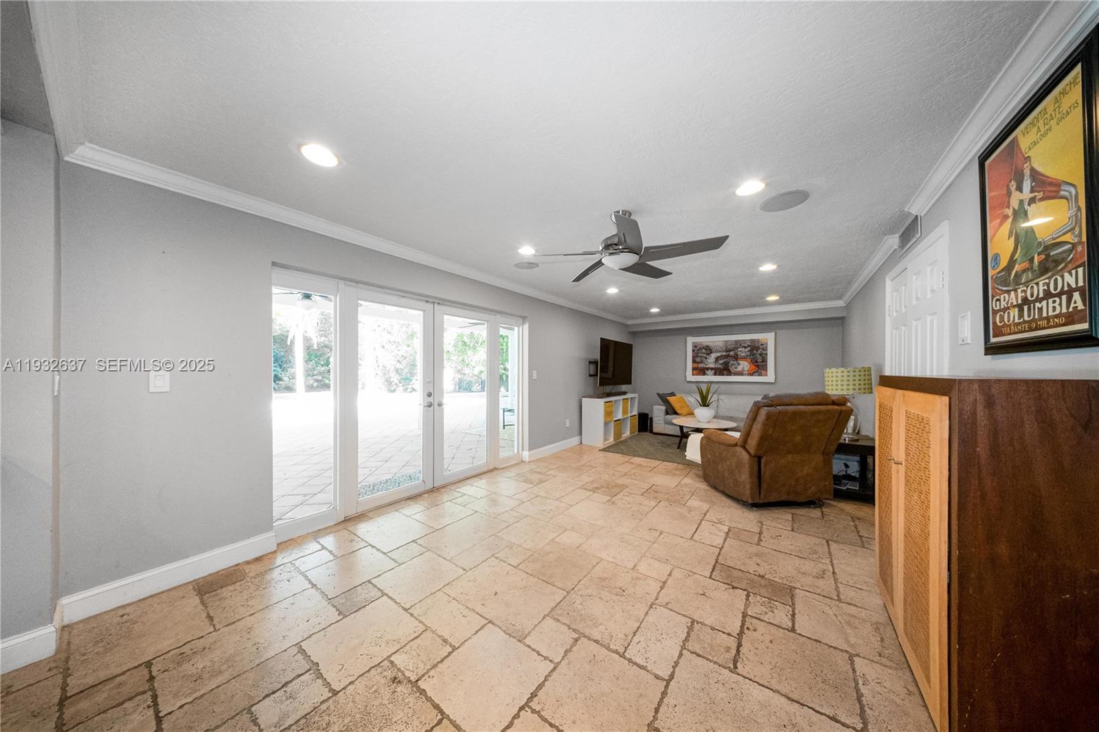 10900 SW 90th Ave Miami, FL 33176