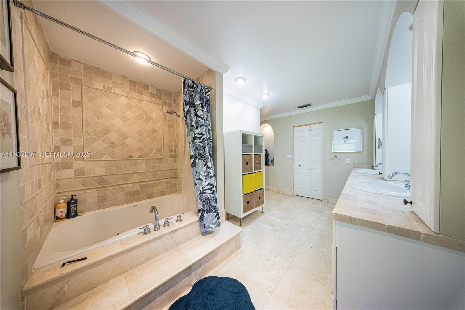 10900 SW 90th Ave Miami, FL 33176