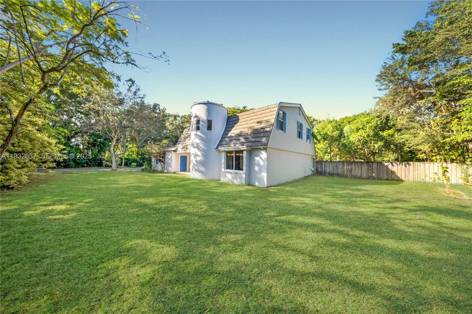 10900 SW 90th Ave Miami, FL 33176