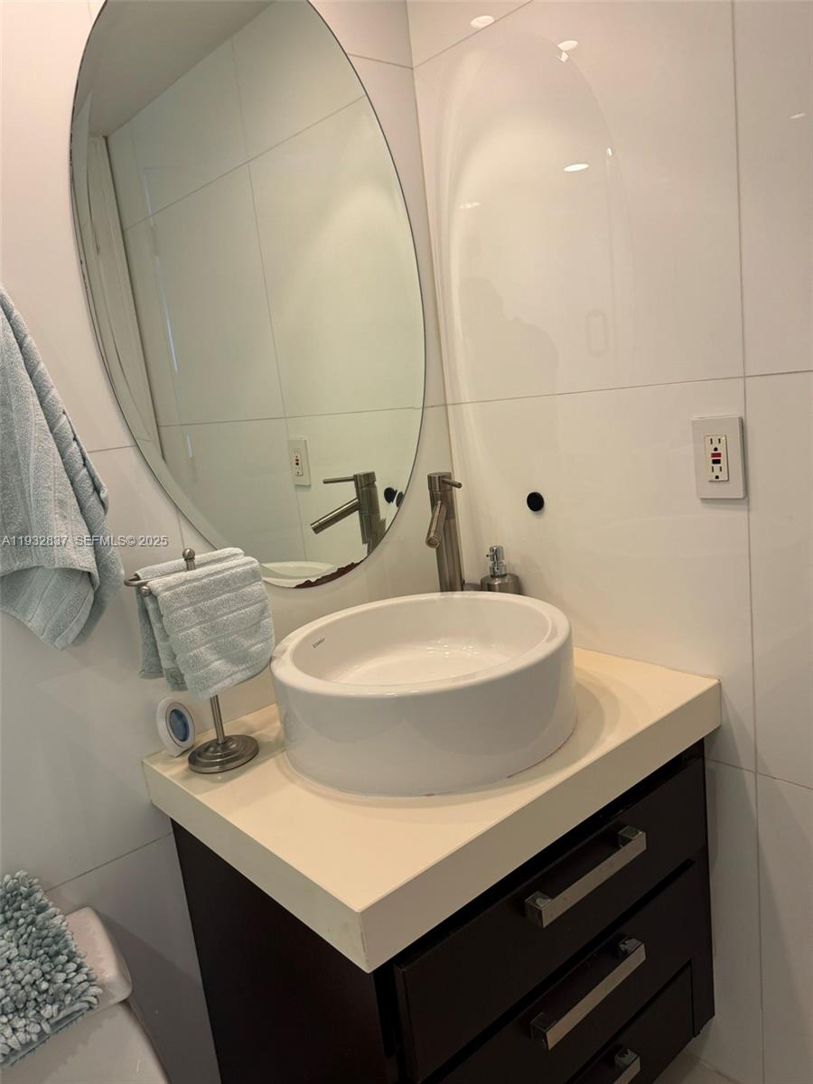 3300 NE 192nd St #PH01 Aventura, FL 33180