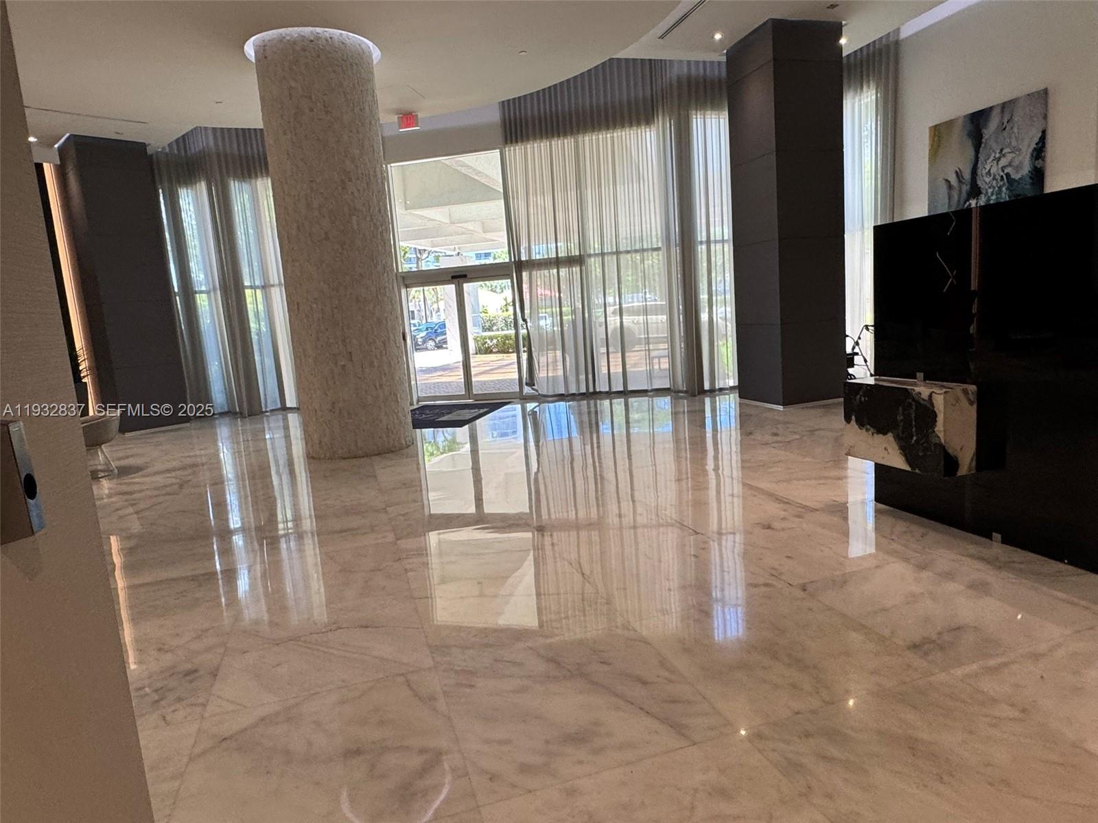 3300 NE 192nd St #PH01 Aventura, FL 33180