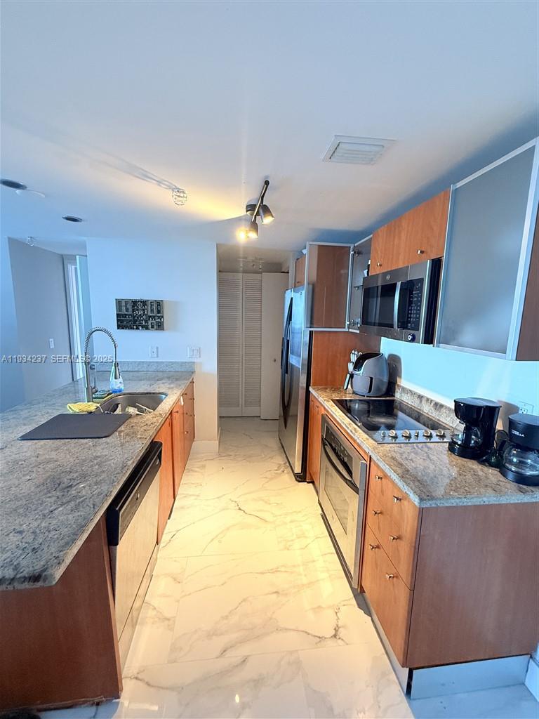 image Latitude on the River6