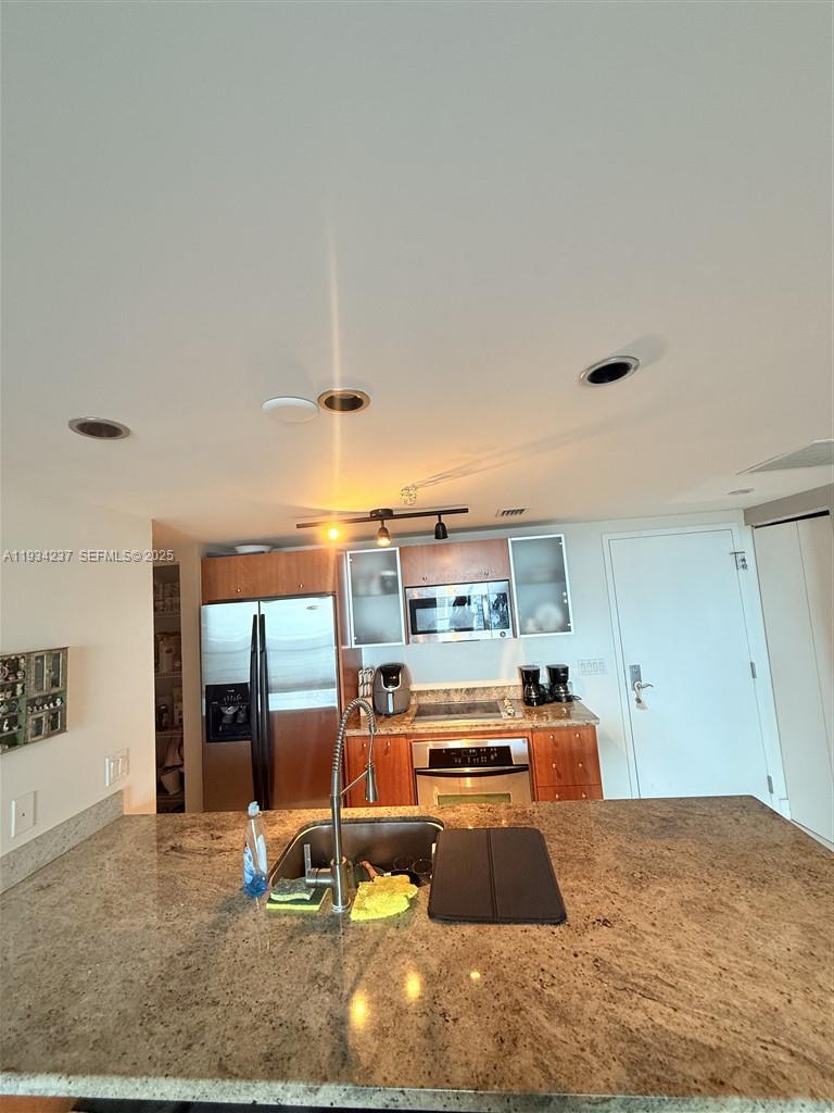 image Latitude on the River7