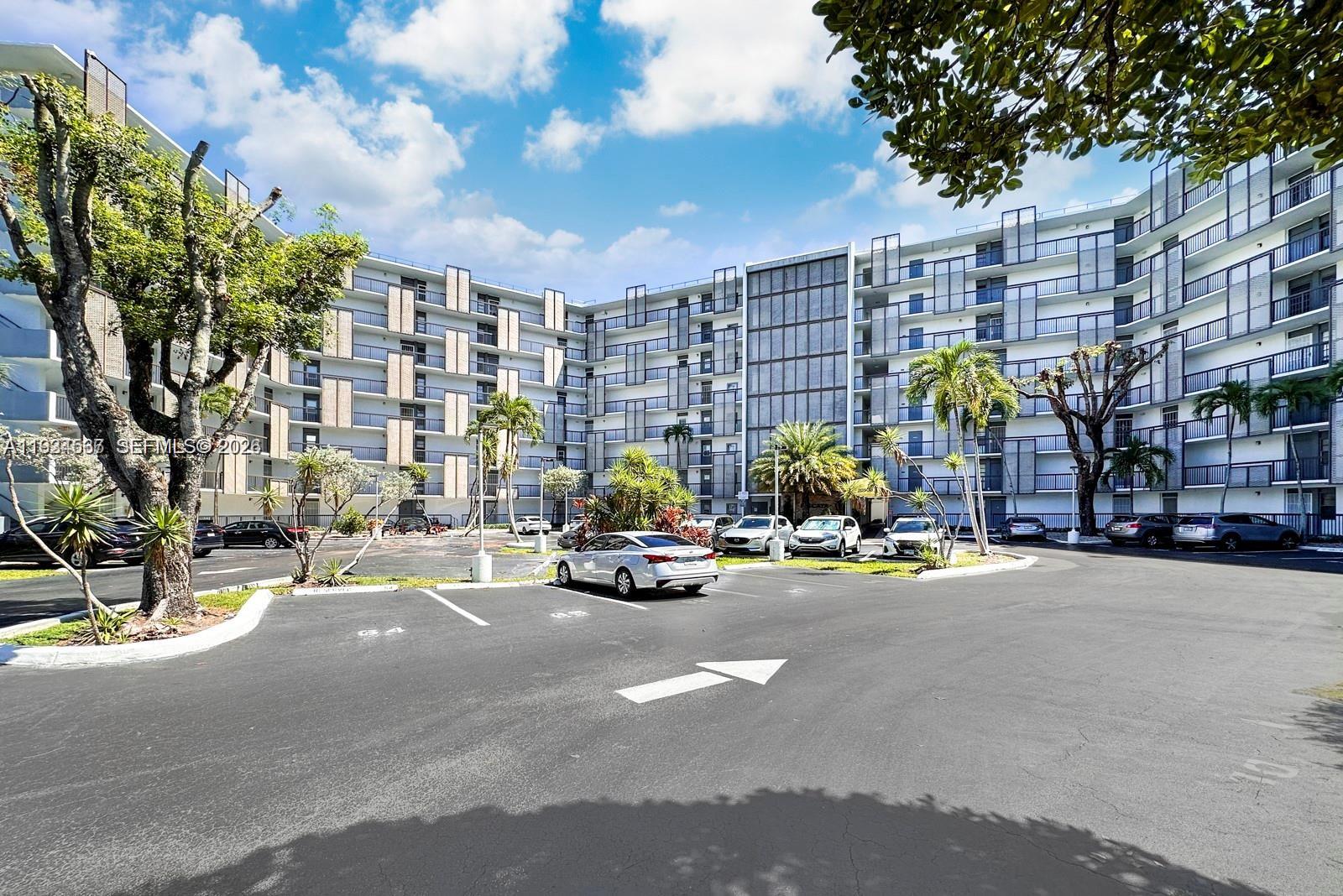 20500 W Country Clb Dr #715