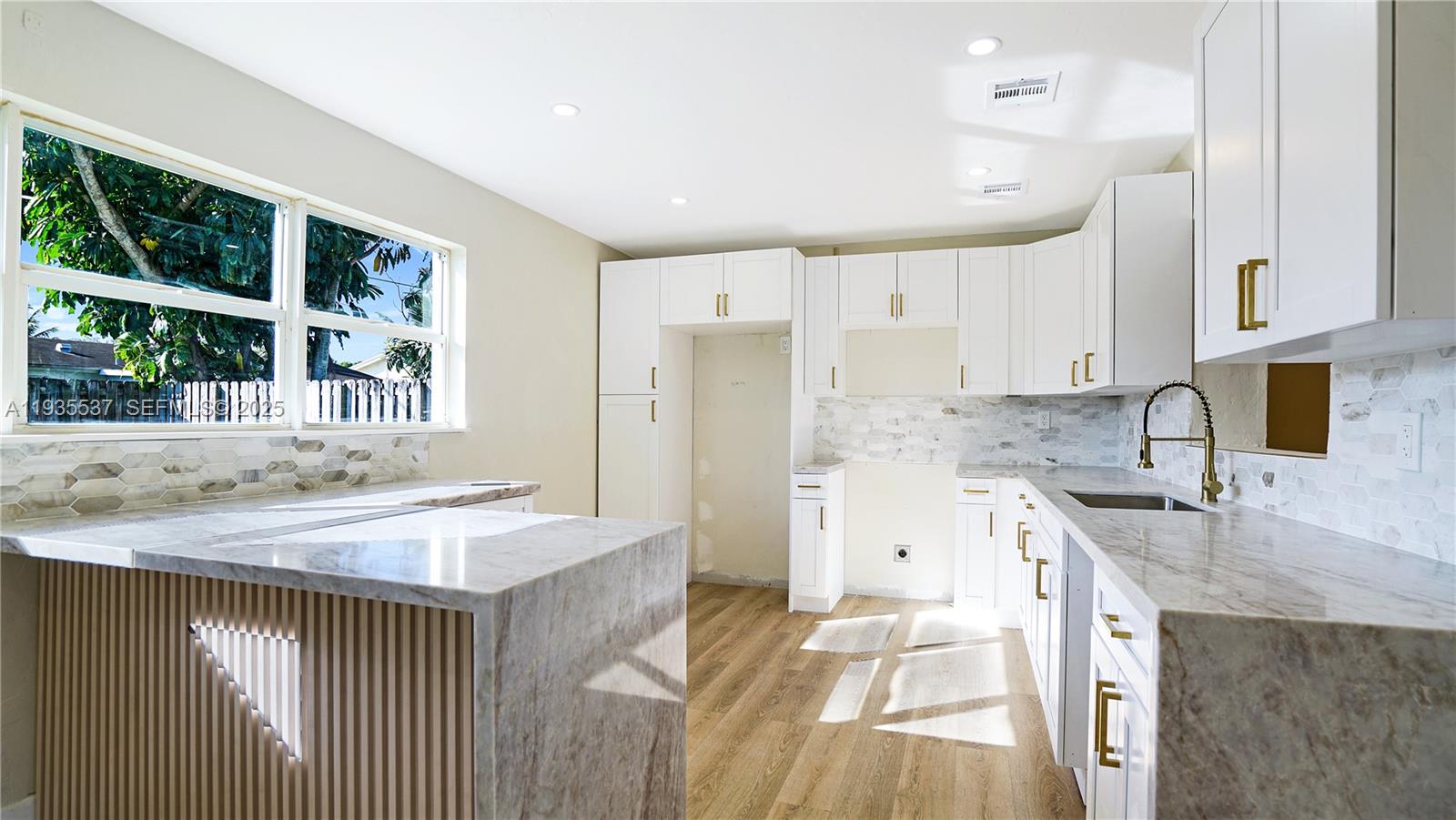 11440 NW 46th Pl Sunrise, FL 33323