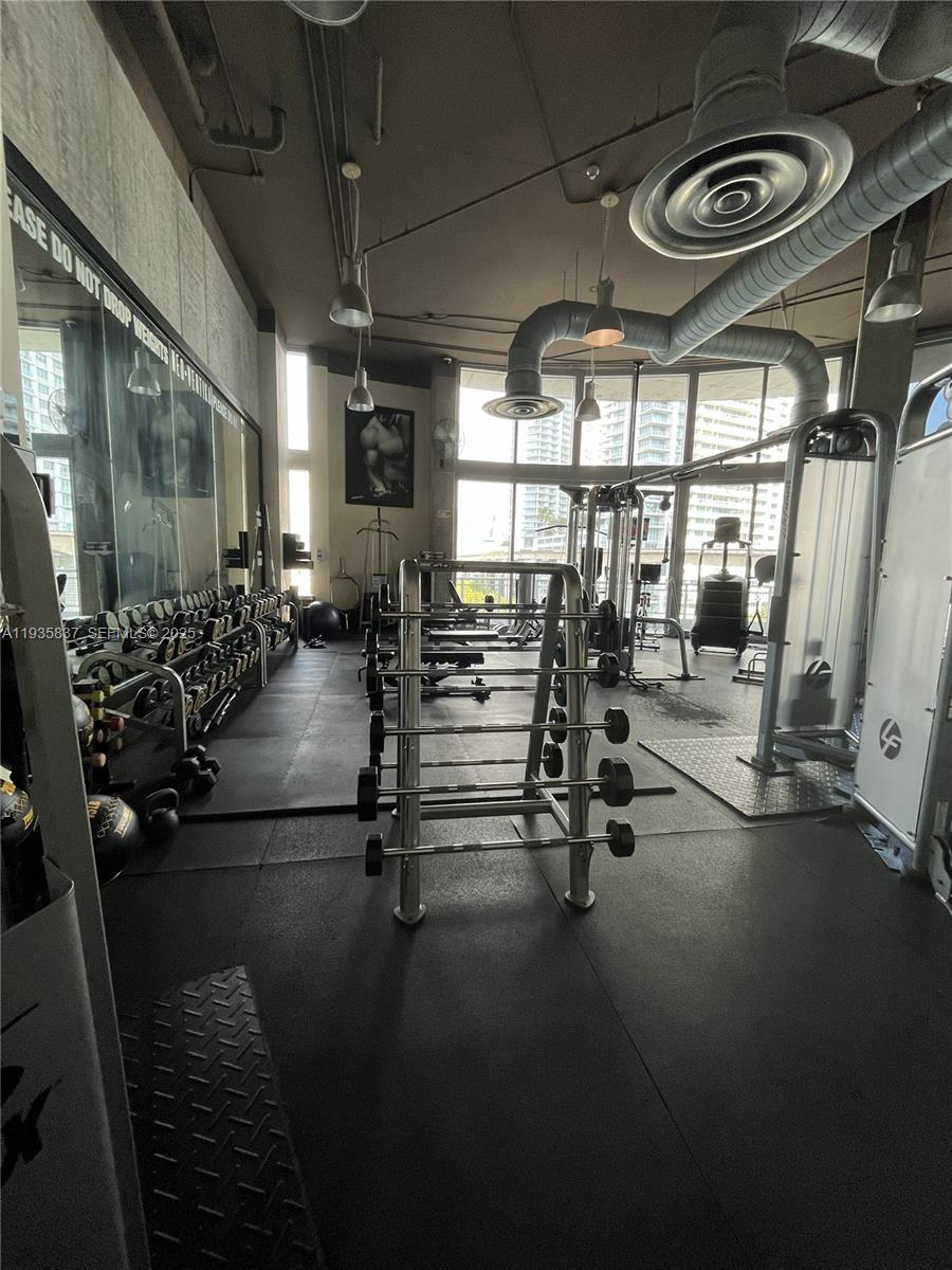 690 SW 1st Ct #1709 Miami, FL 33130