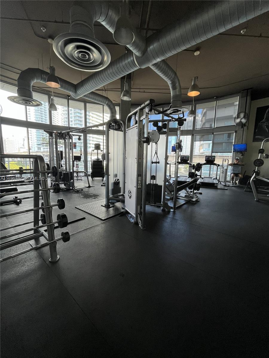 690 SW 1st Ct #1709 Miami, FL 33130