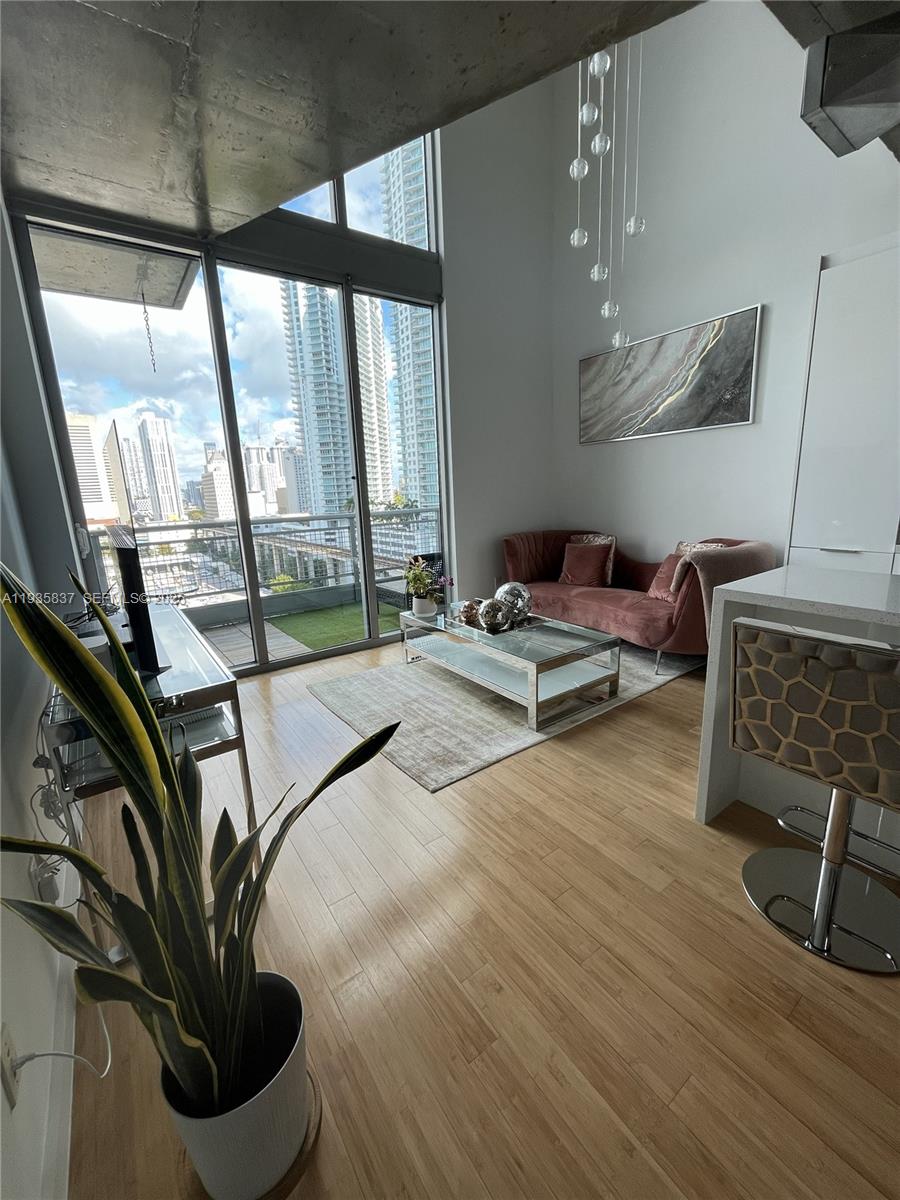 690 SW 1st Ct #1709 Miami, FL 33130