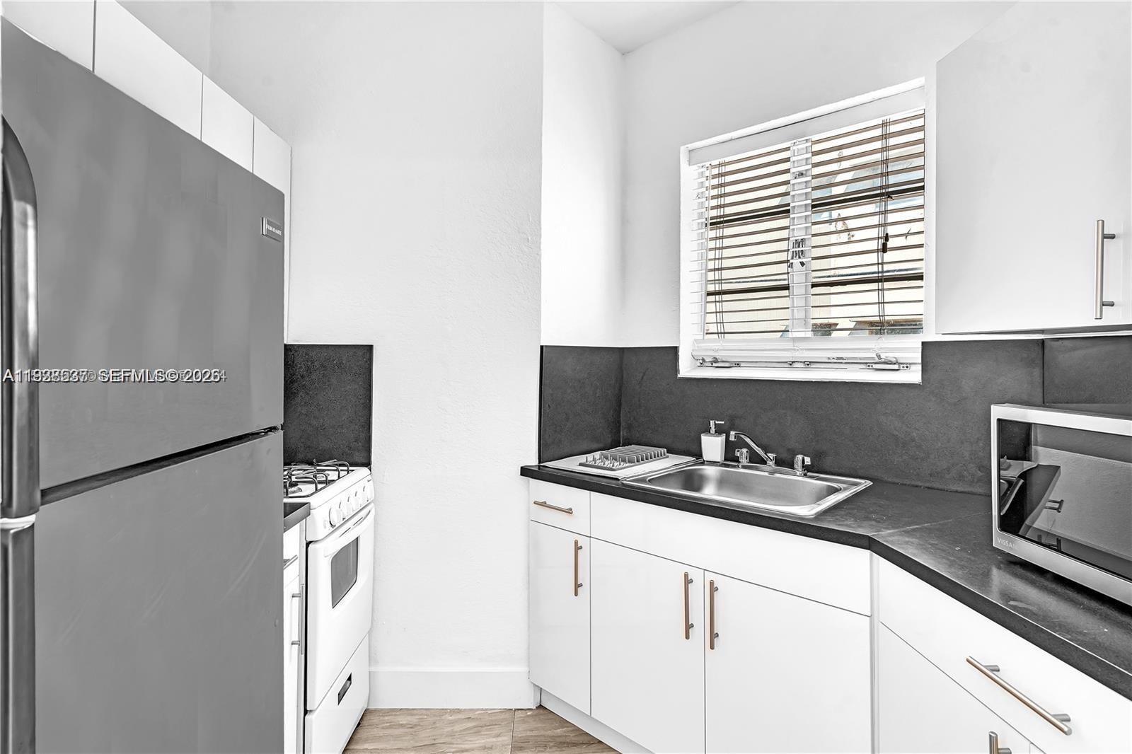 3920 Garden Ave #14 Miami Beach, FL 33140