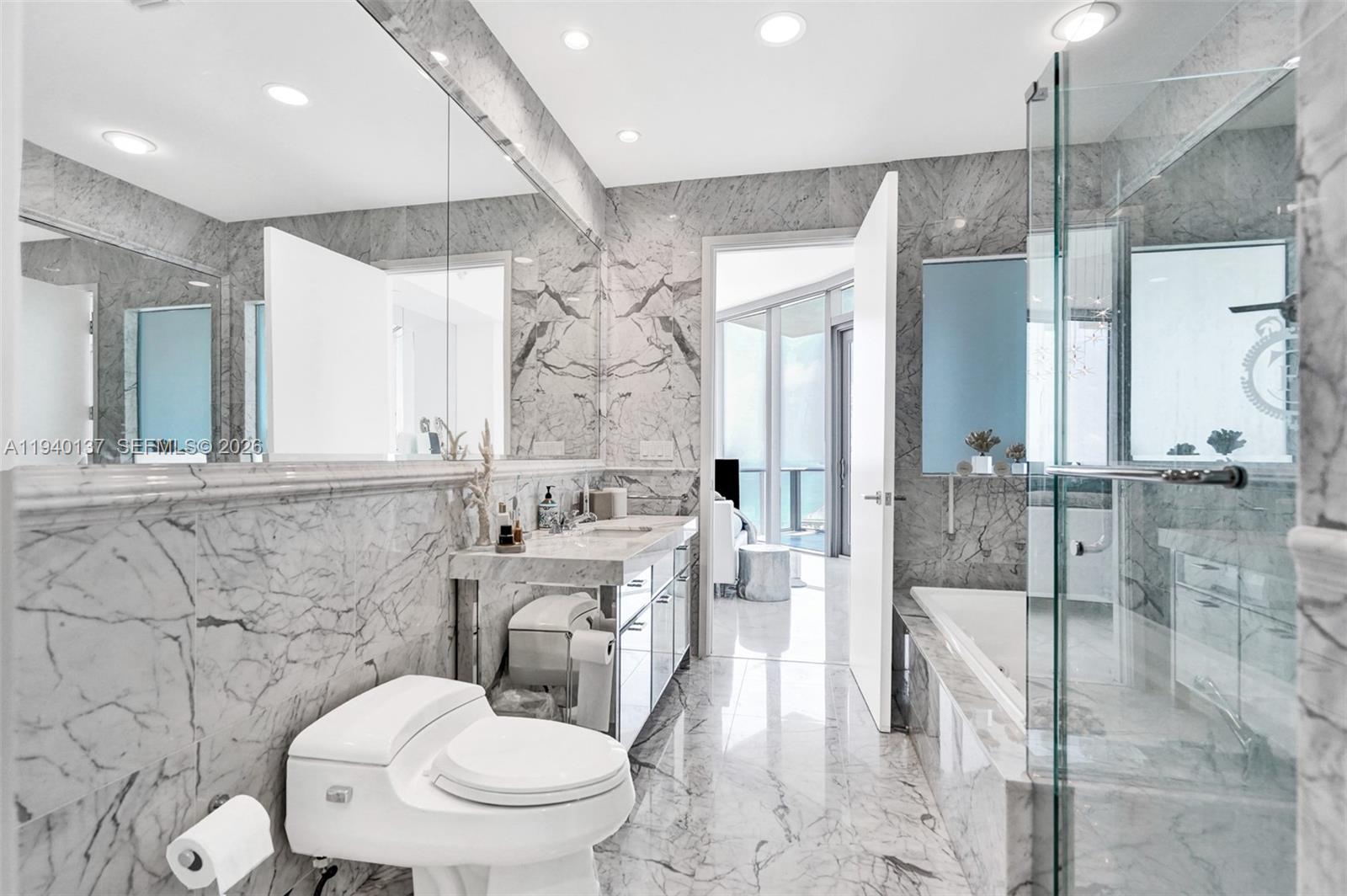 image Chateau Beach Condo17