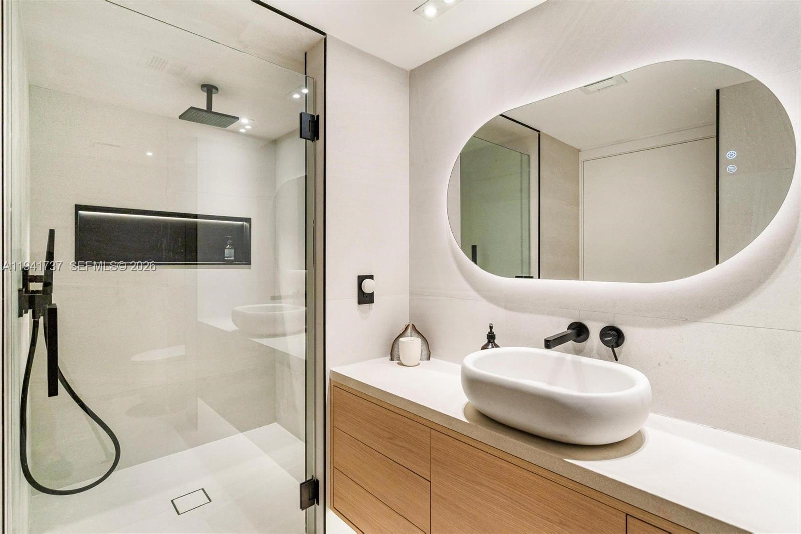 16485 Collins Ave #2438 Sunny Isles Beach, FL 33160