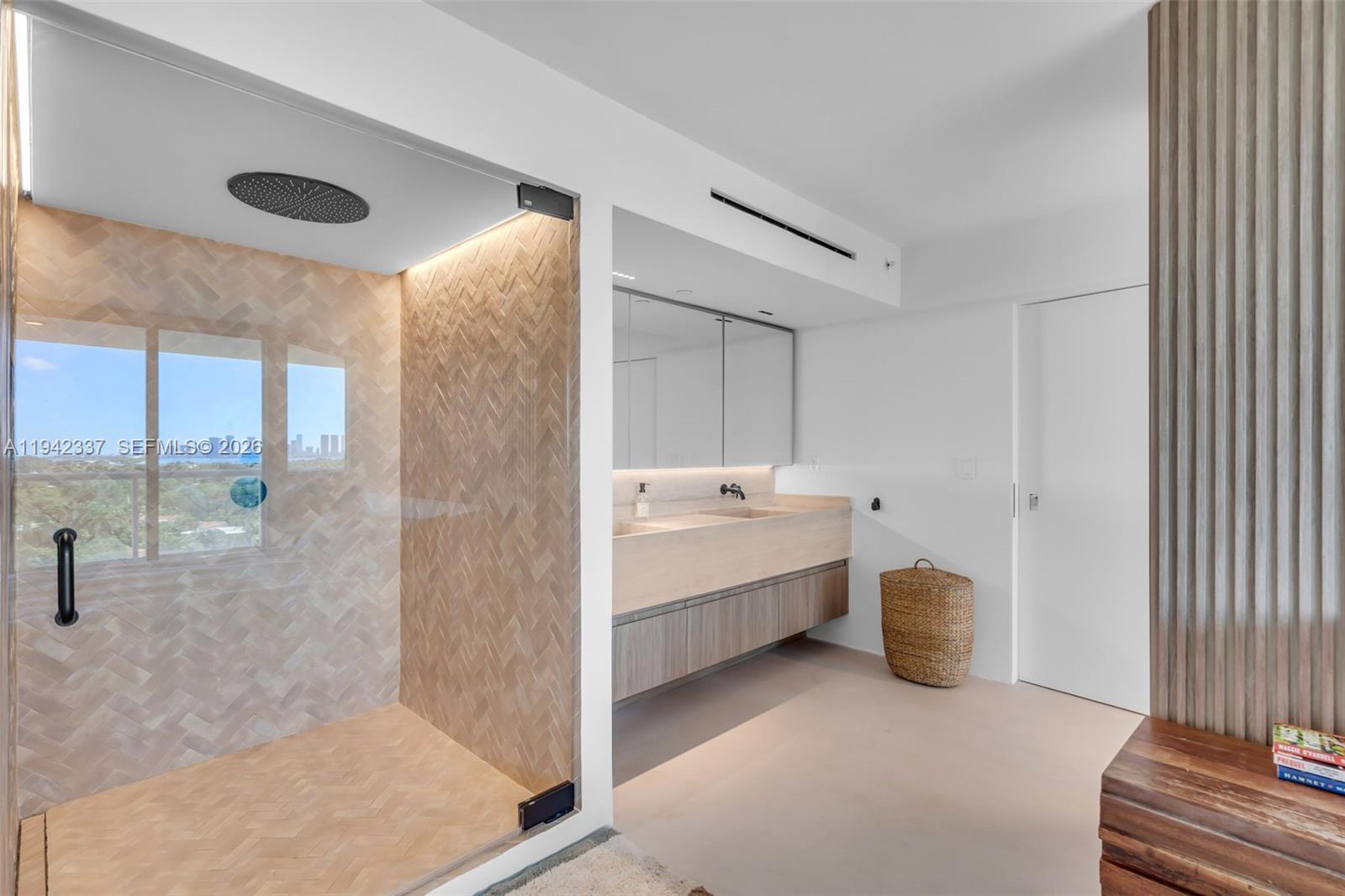 3411 Indian Crk Dr #1201 Miami Beach, FL 33140