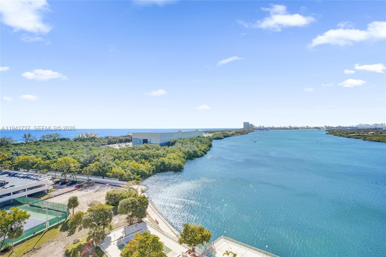 300 Bayview Dr #1110