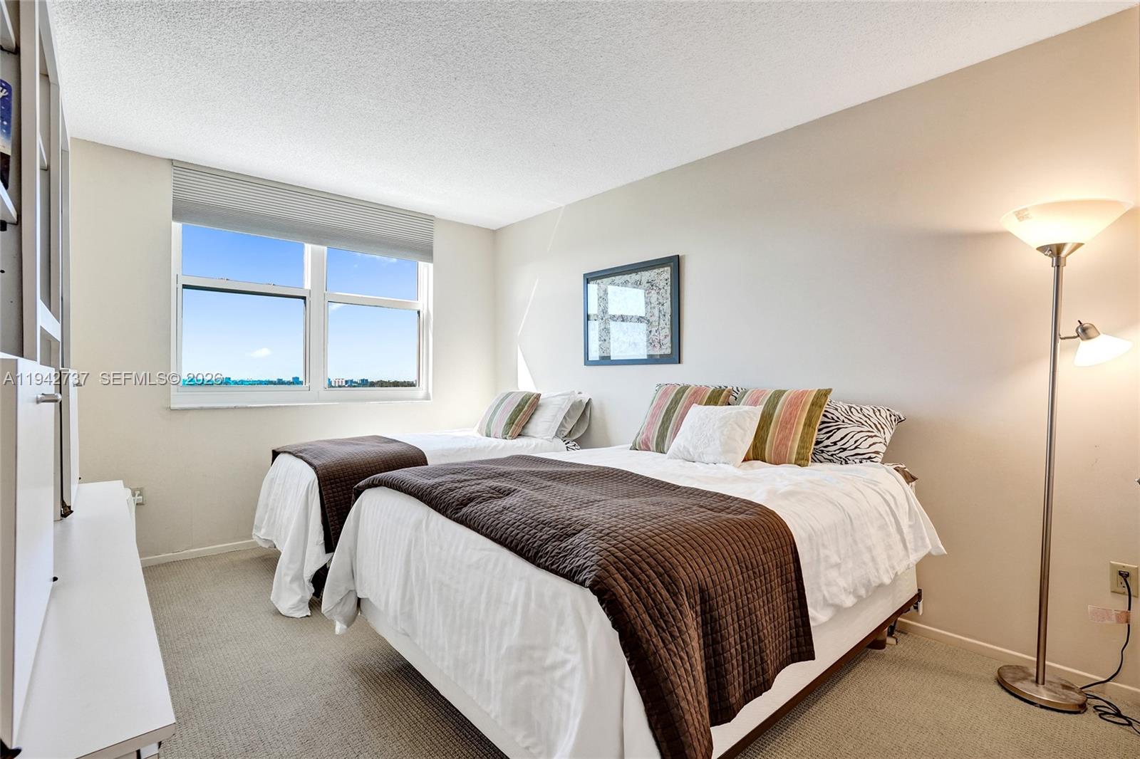 300 Bayview Dr #1110 Sunny Isles Beach, FL 33160