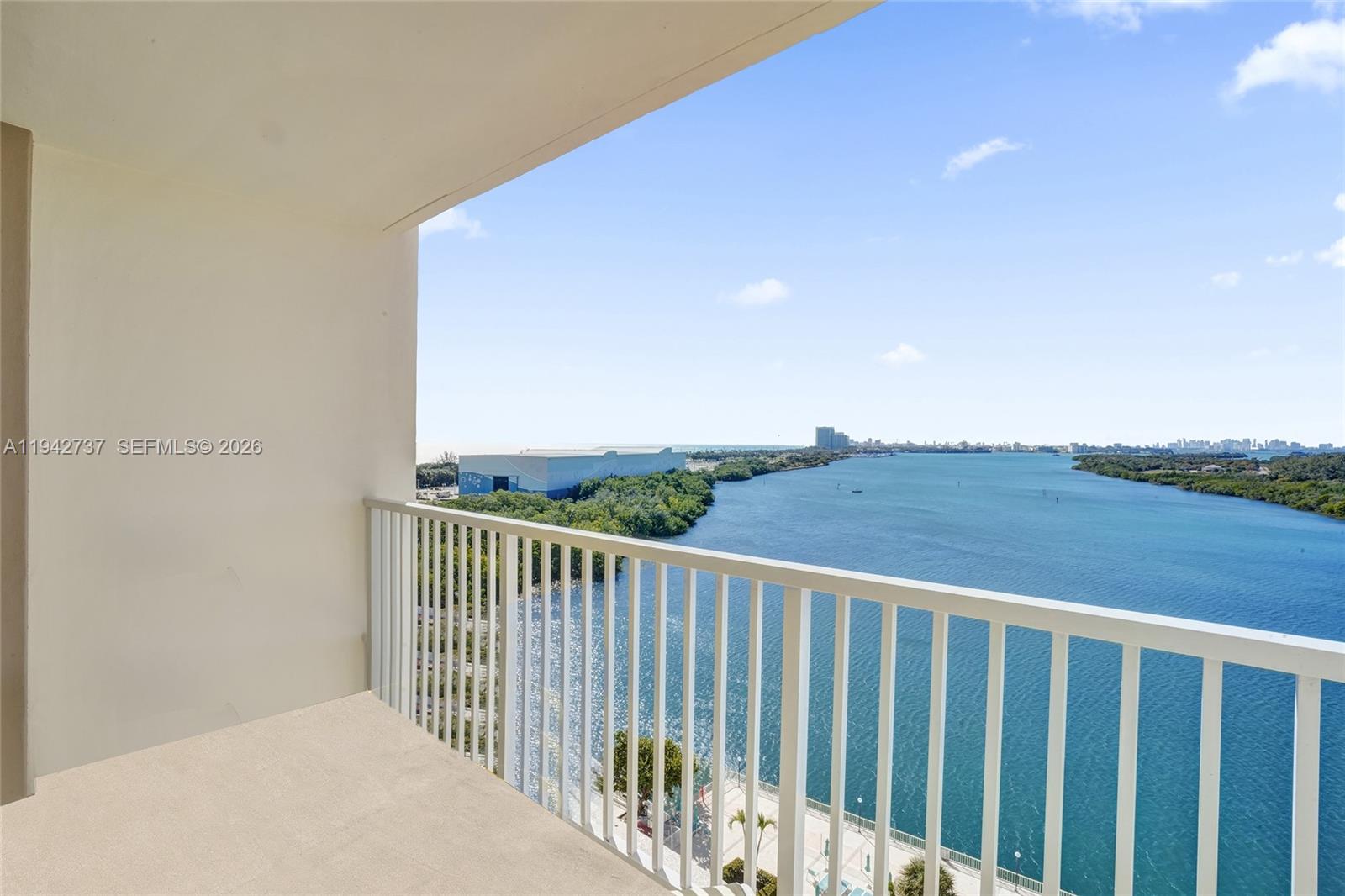 300 Bayview Dr #1110 Sunny Isles Beach, FL 33160