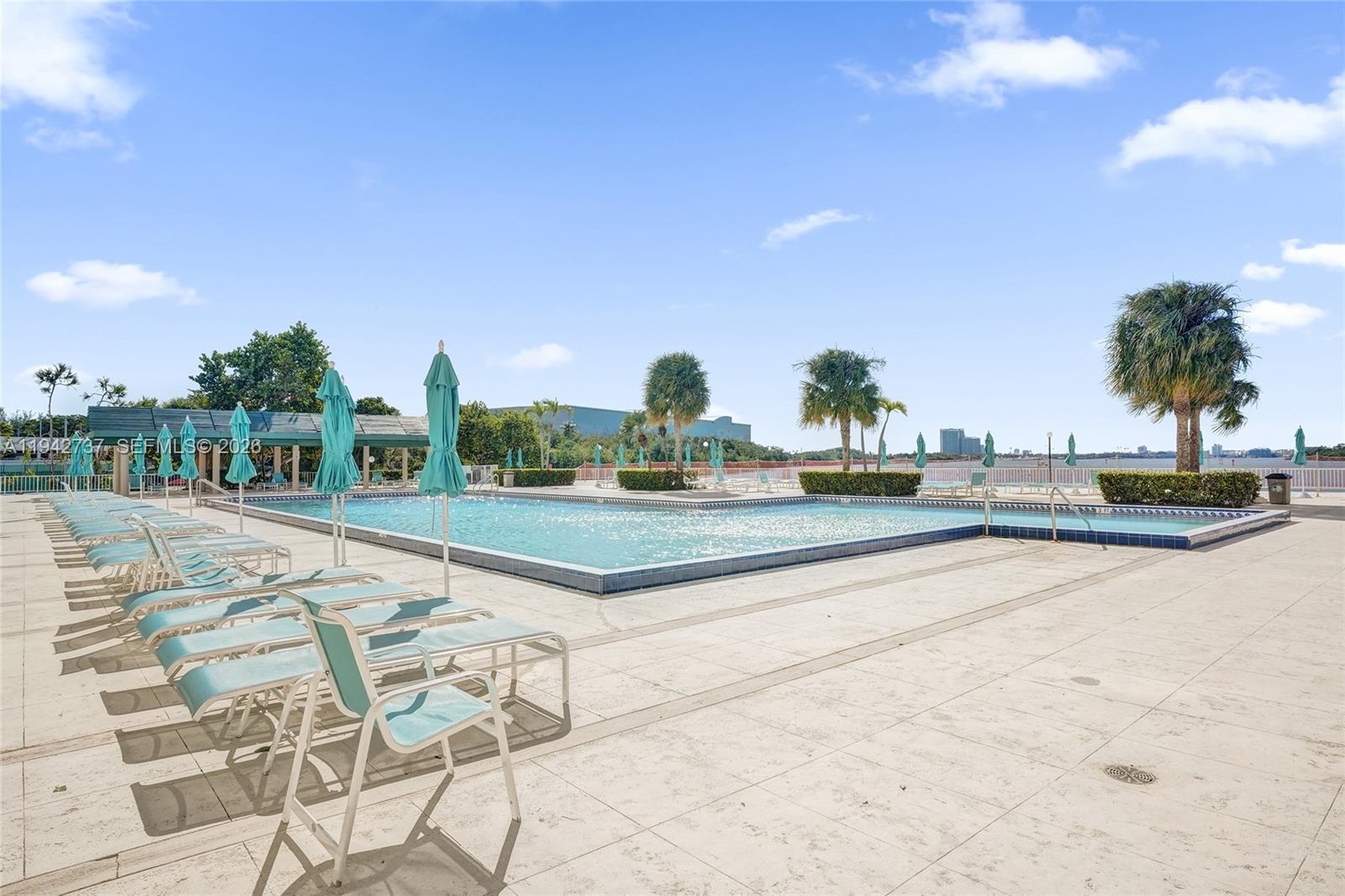 300 Bayview Dr #1110 Sunny Isles Beach, FL 33160