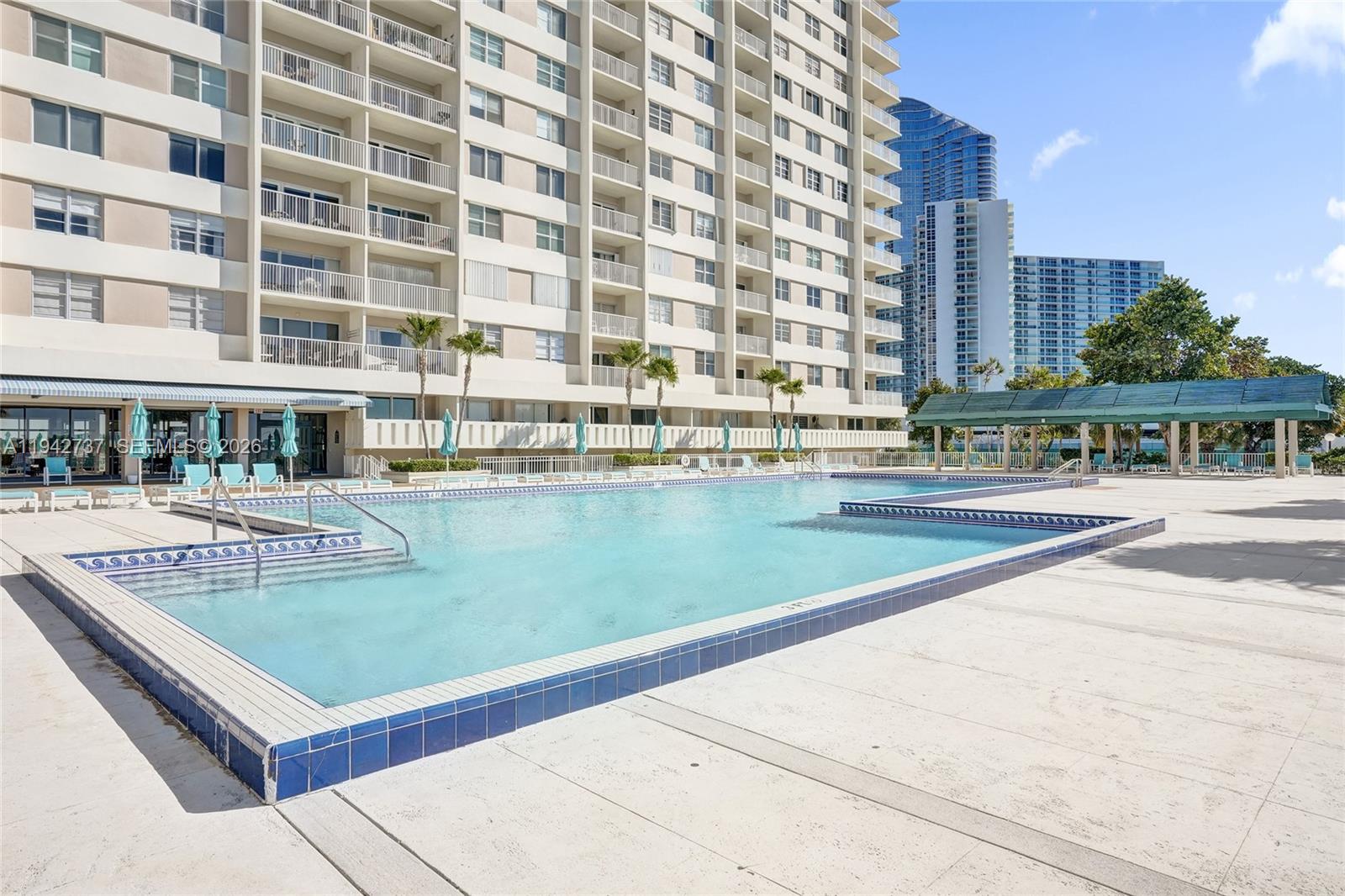 300 Bayview Dr #1110 Sunny Isles Beach, FL 33160