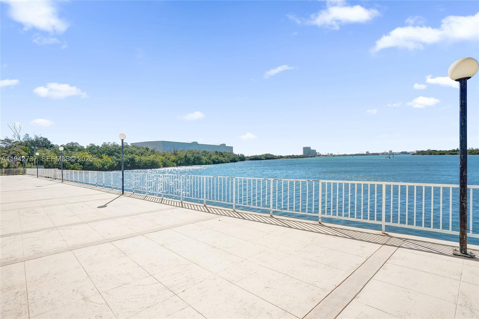 300 Bayview Dr #1110 Sunny Isles Beach, FL 33160