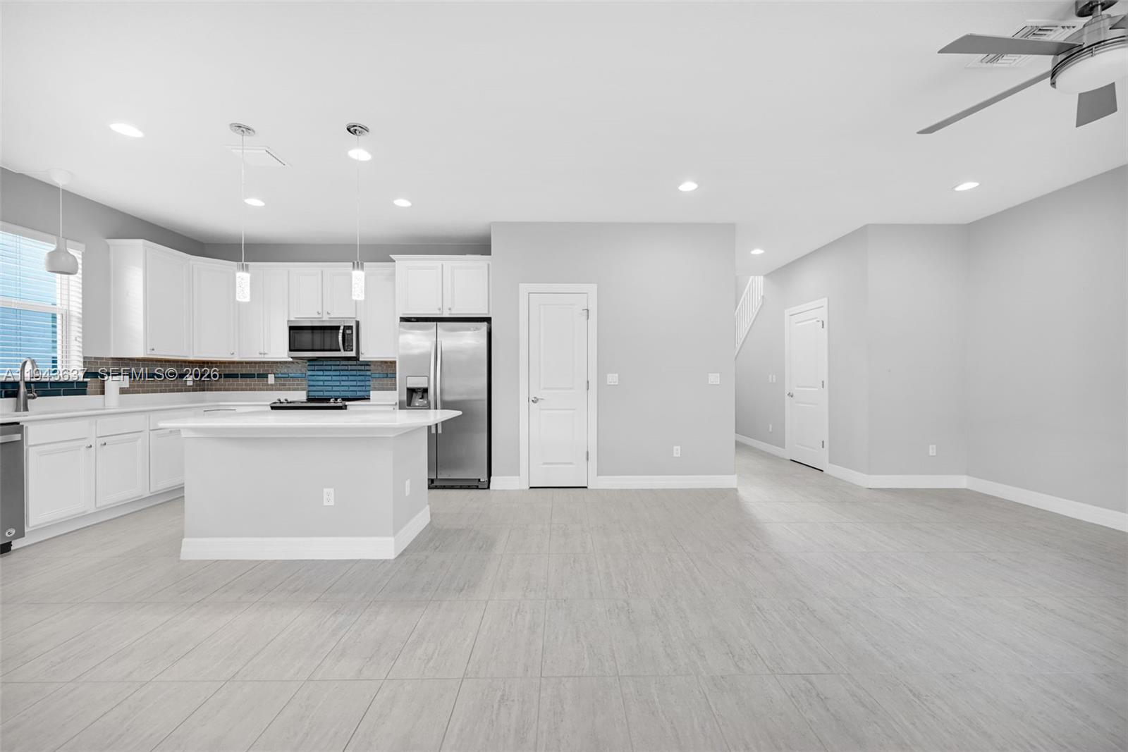 964 Banyan Dr Hollywood, FL 33021