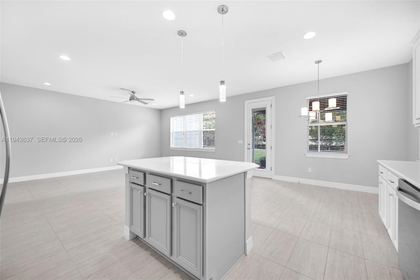 964 Banyan Dr Hollywood, FL 33021