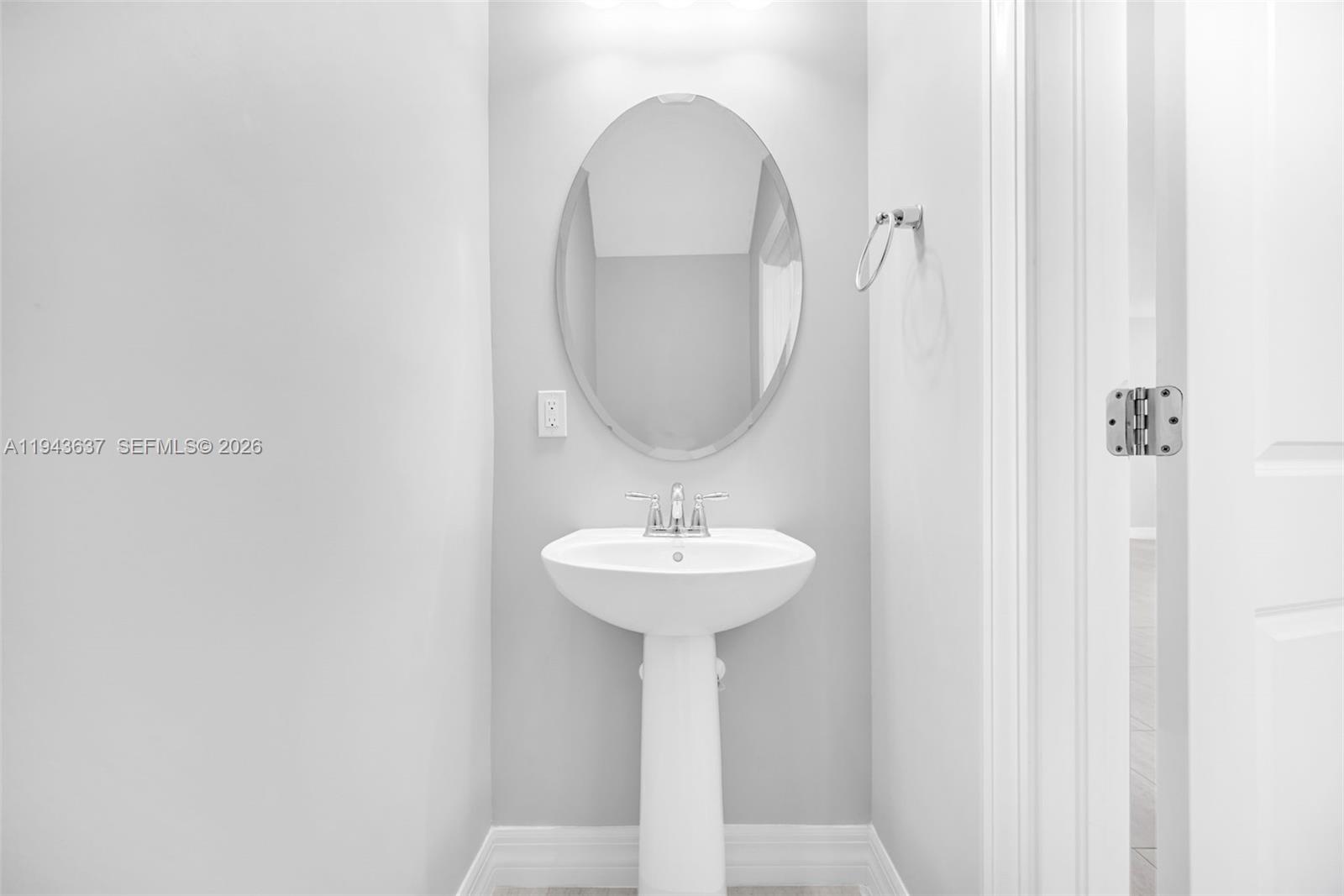 964 Banyan Dr Hollywood, FL 33021