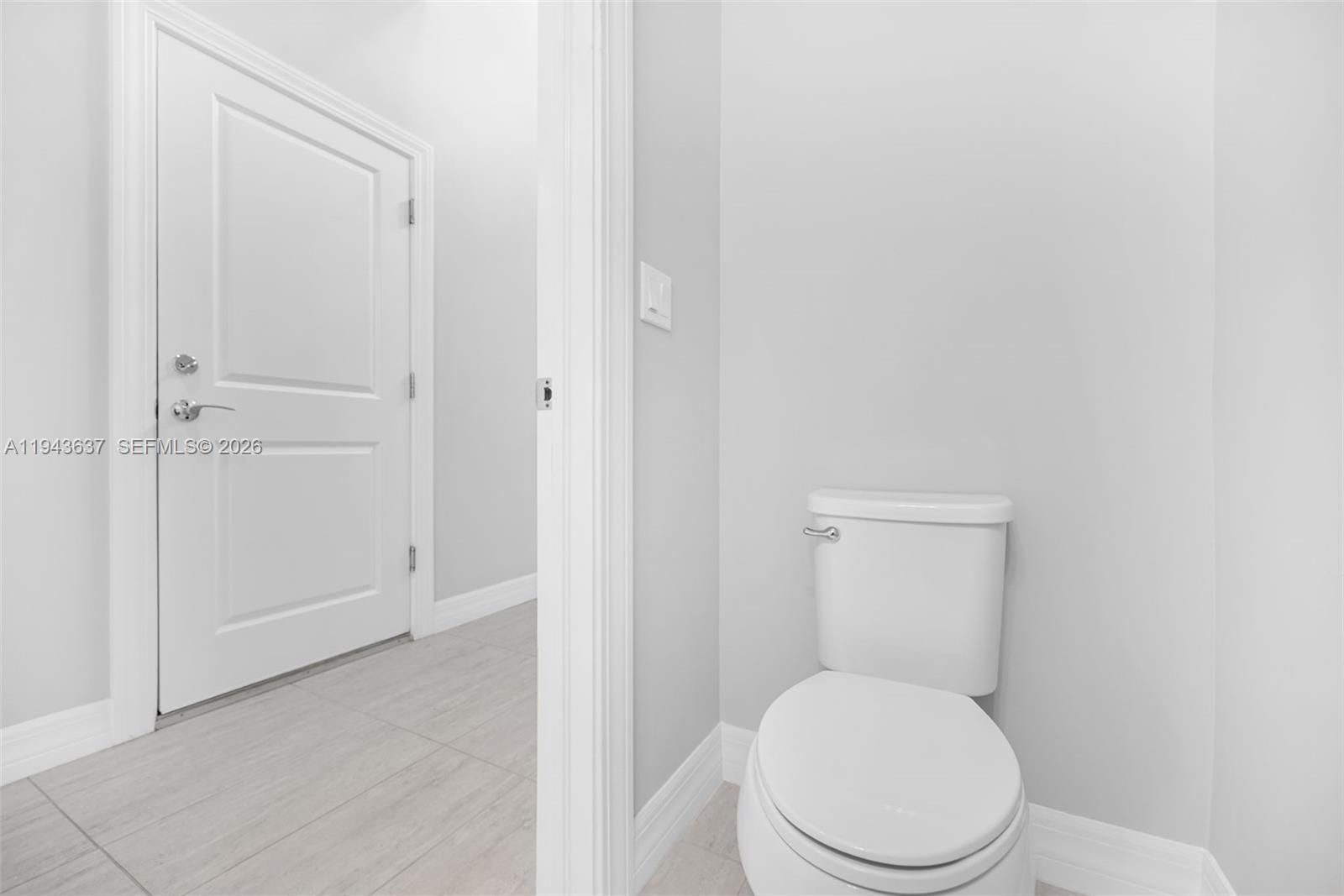 964 Banyan Dr Hollywood, FL 33021