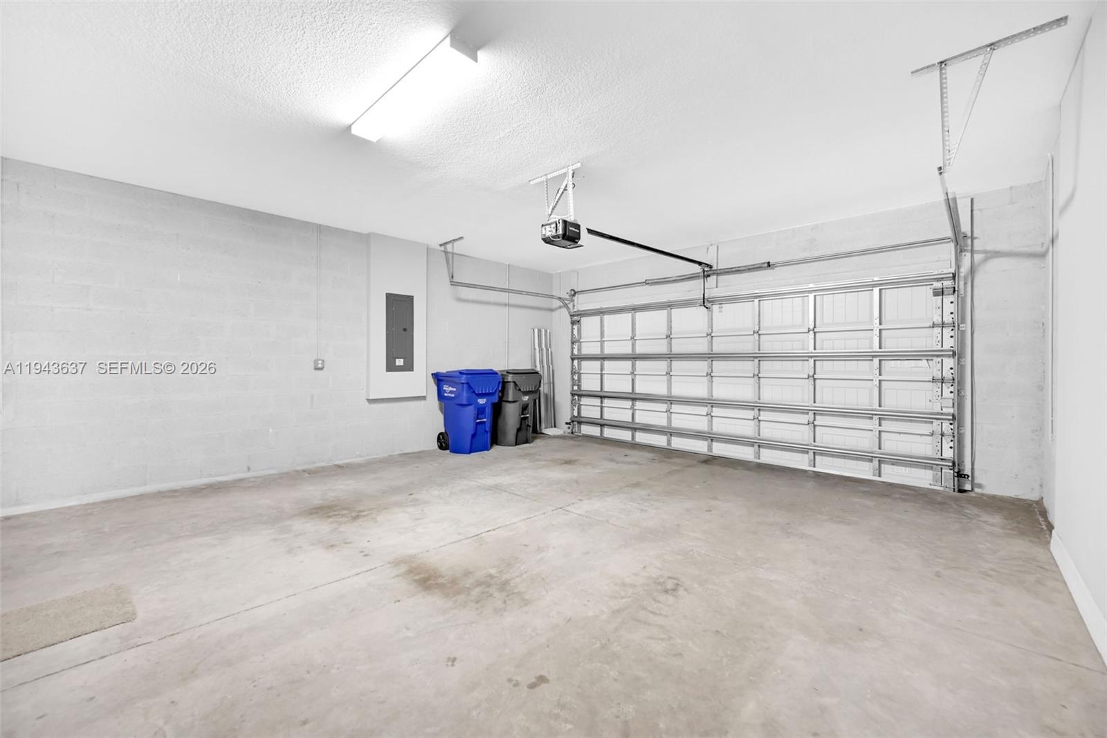 964 Banyan Dr Hollywood, FL 33021