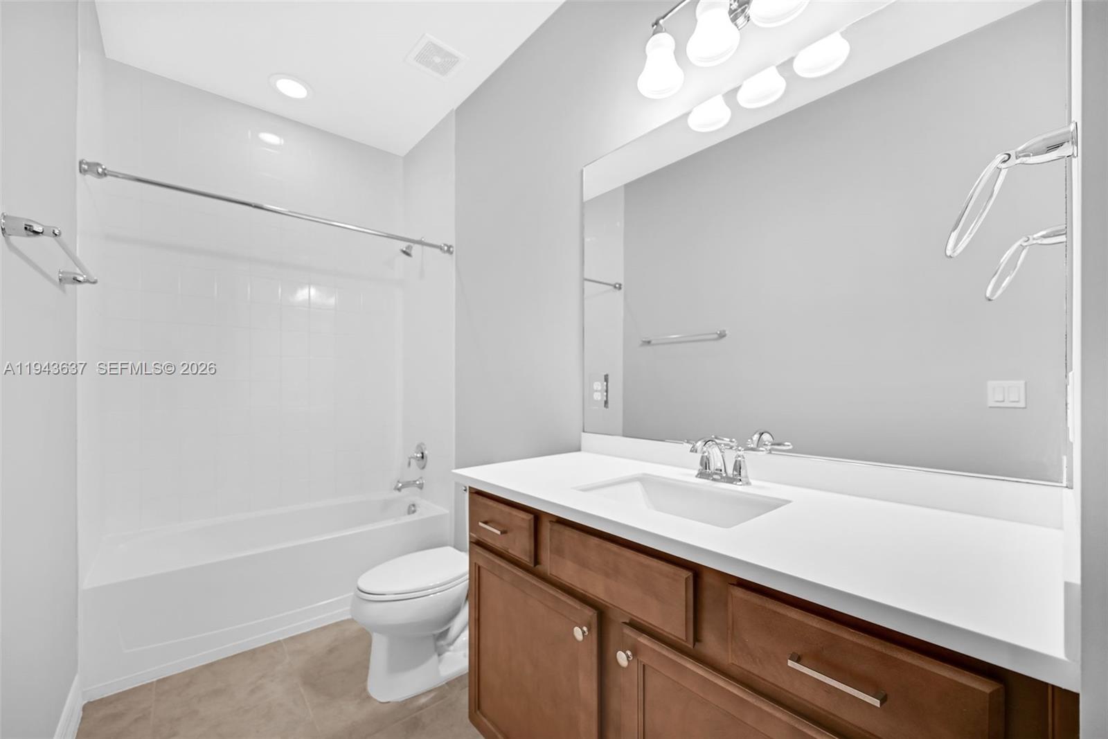 964 Banyan Dr Hollywood, FL 33021