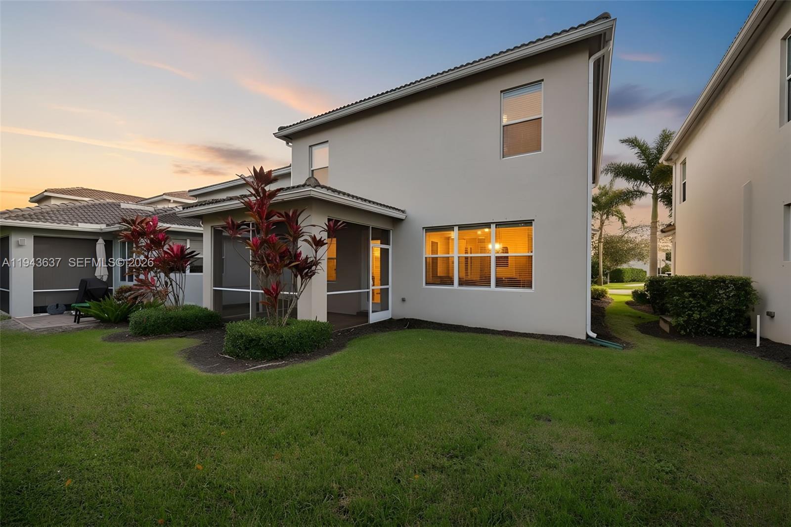 964 Banyan Dr Hollywood, FL 33021