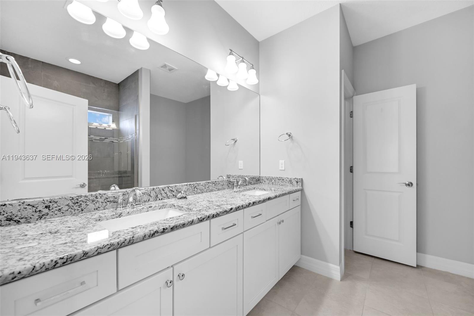 964 Banyan Dr Hollywood, FL 33021