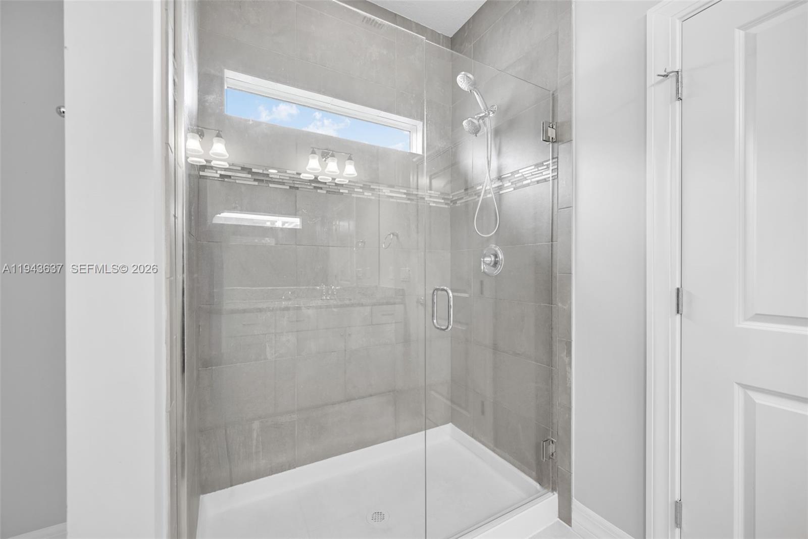 964 Banyan Dr Hollywood, FL 33021