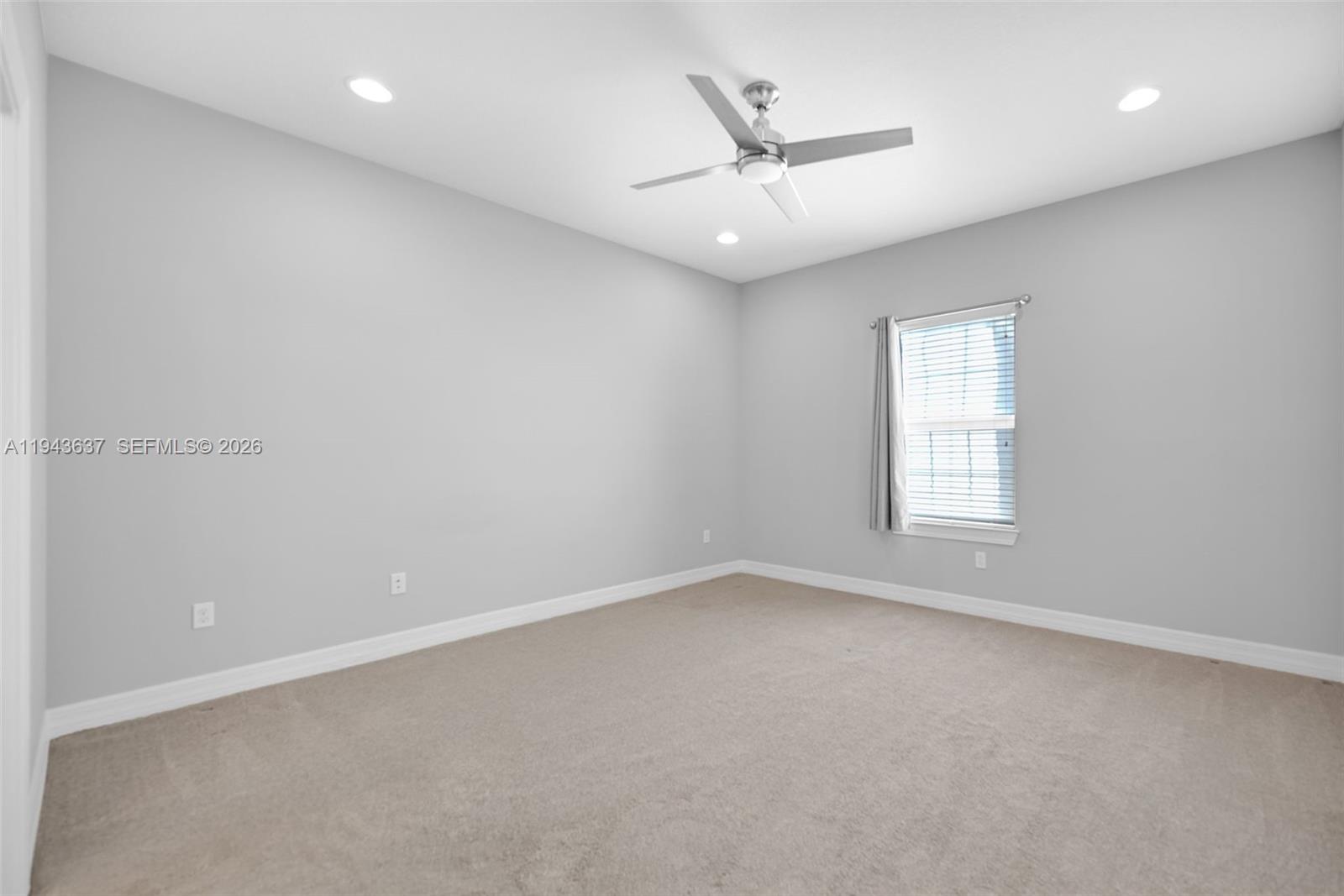 964 Banyan Dr Hollywood, FL 33021