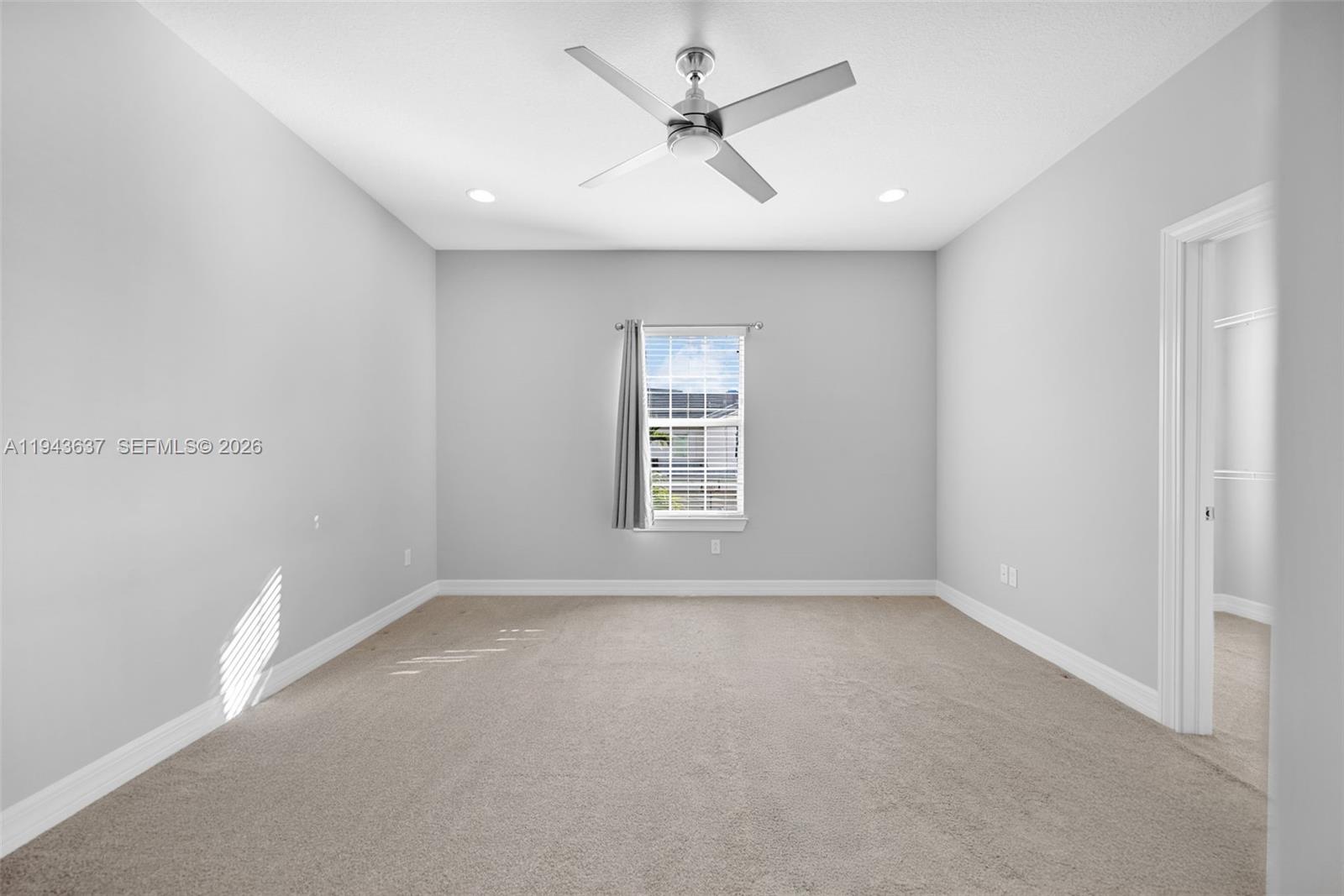 964 Banyan Dr Hollywood, FL 33021