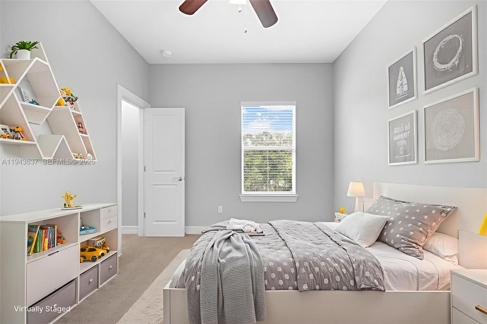 964 Banyan Dr Hollywood, FL 33021